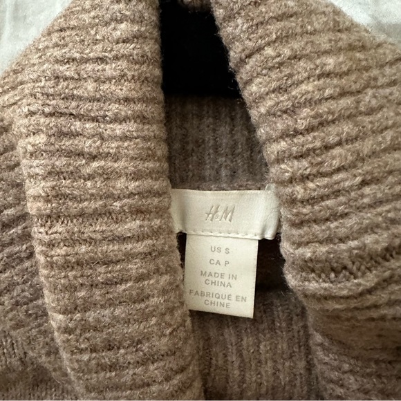 H&M Wool-blend Turtleneck Sweater - Picture 3 of 3